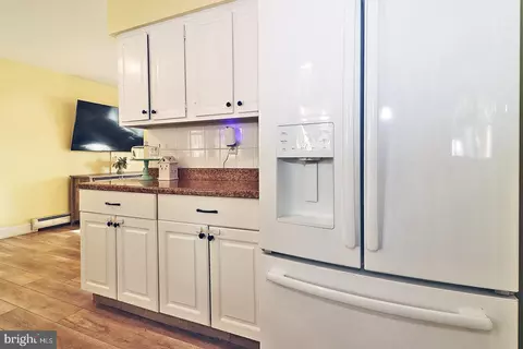 Kitchen - 364 Constitution Dr, Forked River, NJ 08731 photo 4 of 5