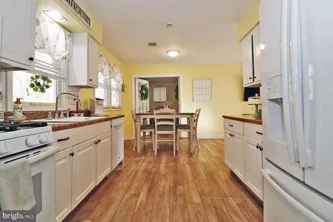 Entry Way - 364 Constitution Dr, Forked River, NJ 08731 photo 2 of 2