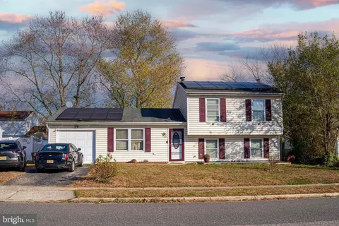 38 Windward Dr, Barnegat, NJ 08005