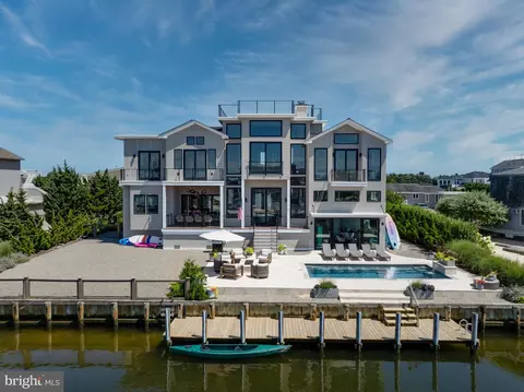 337 Cranberry Dr, Long Beach Township, NJ 08008