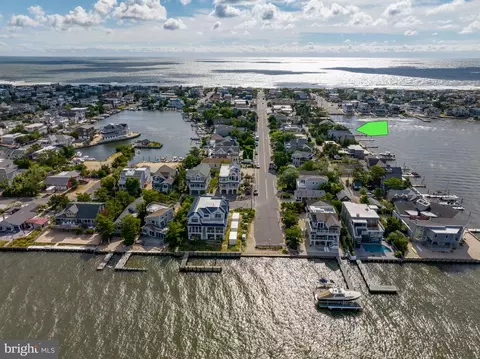 38 Maiden Ln, Harvey Cedars, NJ 08008