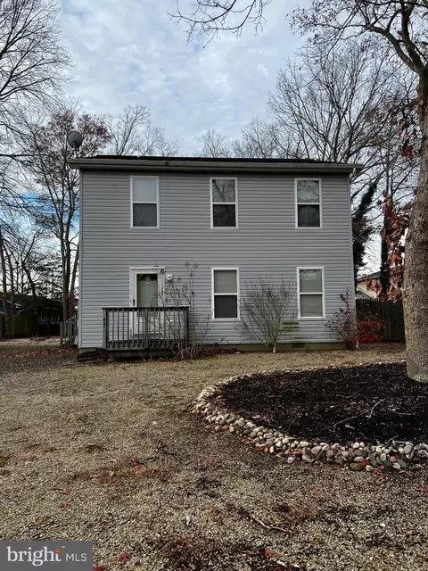 993 Starboard Ave, Manahawkin, NJ 08050