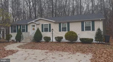21 Edgewood Dr, Cream Ridge, NJ 08514