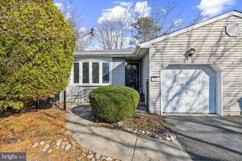 8 A Emerald Dr, Barnegat, NJ 08005
