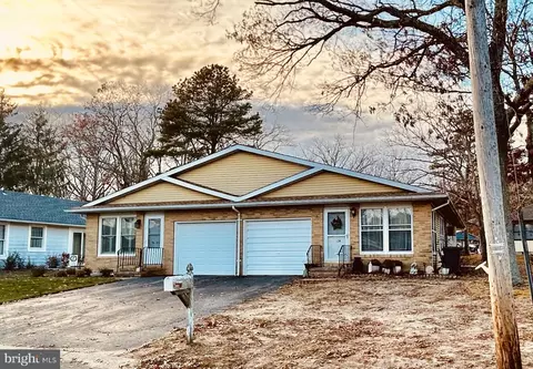 12 Walnut Rd #B, Stafford Township, NJ 08050