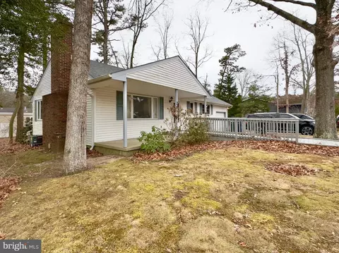 24 Pikes Peak Rd, Tuckerton, NJ 08087