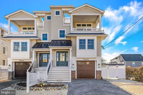 4 E 19th St #B, Long Beach Township, NJ 08008