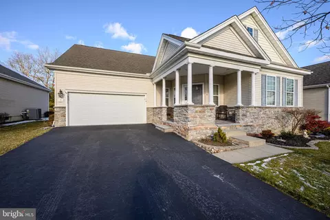7 Passage Ln, Barnegat, NJ 08005
