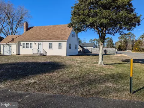 456 Barnacle Rd, Forked River, NJ 08731
