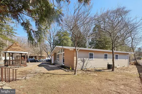Exterior - 407 Constitution Dr, Forked River, NJ 08731 photo 5 of 12