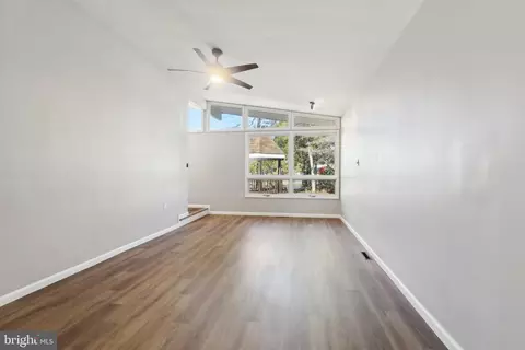 Living - 407 Constitution Dr, Forked River, NJ 08731 photo 7 of 7