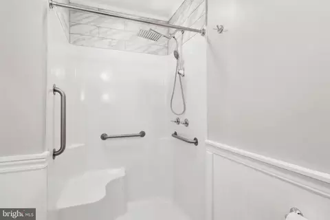 Bath - 407 Constitution Dr, Forked River, NJ 08731 photo 2 of 2