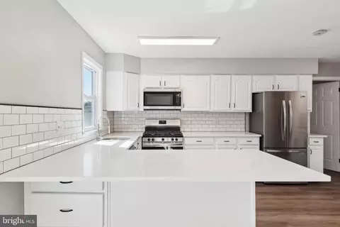 Kitchen - 407 Constitution Dr, Forked River, NJ 08731 photo 3 of 3