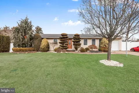 34 Laurelton Ave, Jackson, NJ 08527