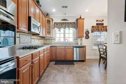 Kitchen - 47 Eagleswood Dr, Waretown, NJ 08758 photo 1 of 4