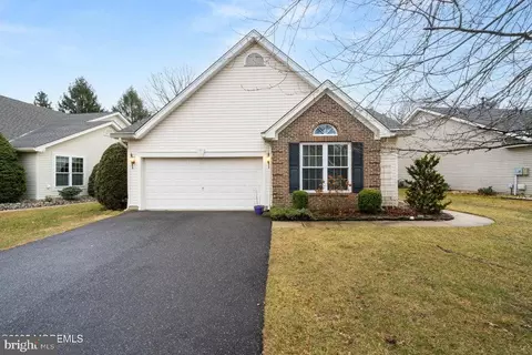 117 Driftwood Dr, Bayville, NJ 08721