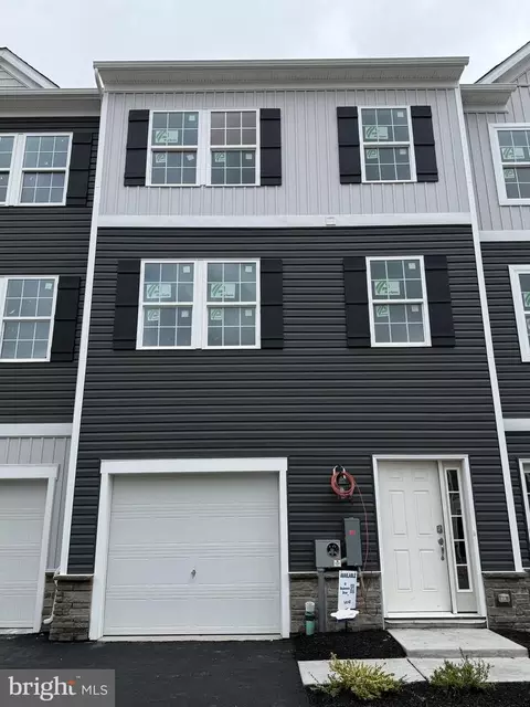 10 Baybreeze Dr, Waretown, NJ 08758