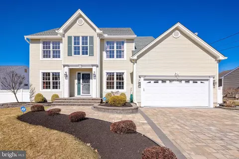 254 Outboard Ave, Manahawkin, NJ 08050