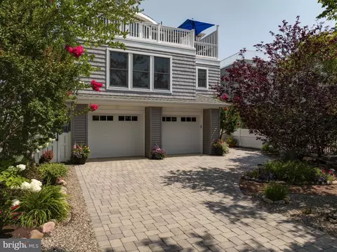 11 W 22nd St, Barnegat Light, NJ 08006