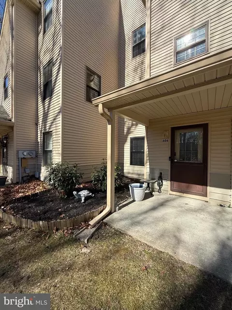 606 Sequoia Ct, Jackson, NJ 08527