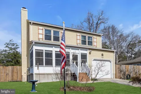 959 Center St, Tuckerton, NJ 08087