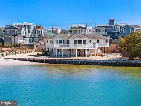 3700 W 38th St, Long Beach Township, NJ 08008