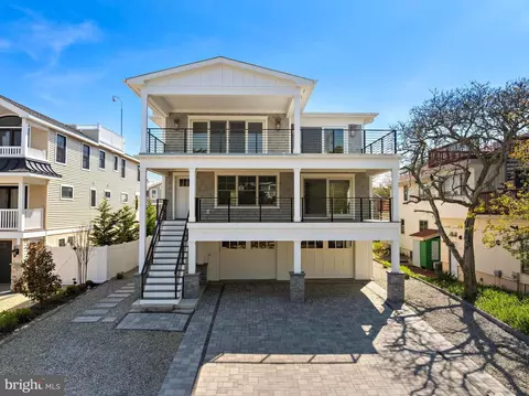 12 5th St, Barnegat Light, NJ 08006