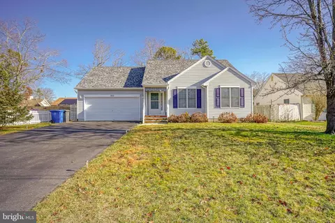 160 Gunwale Rd, Manahawkin, NJ 08050