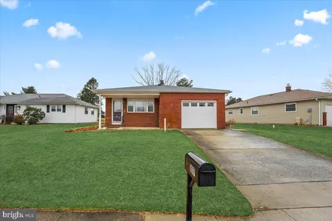 107 Bonaire Dr, Toms River, NJ 08757