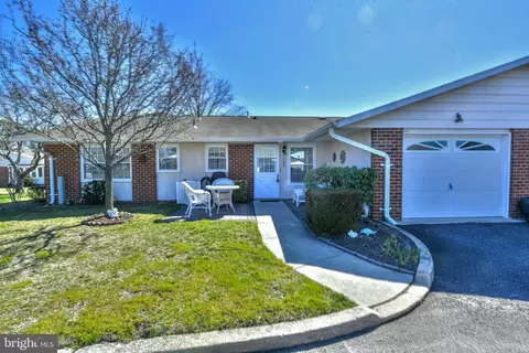 1125 D Argyll Cir, Lakewood, NJ 08701