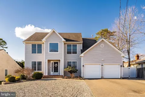 1130 Treasure Ave, Manahawkin, NJ 08050