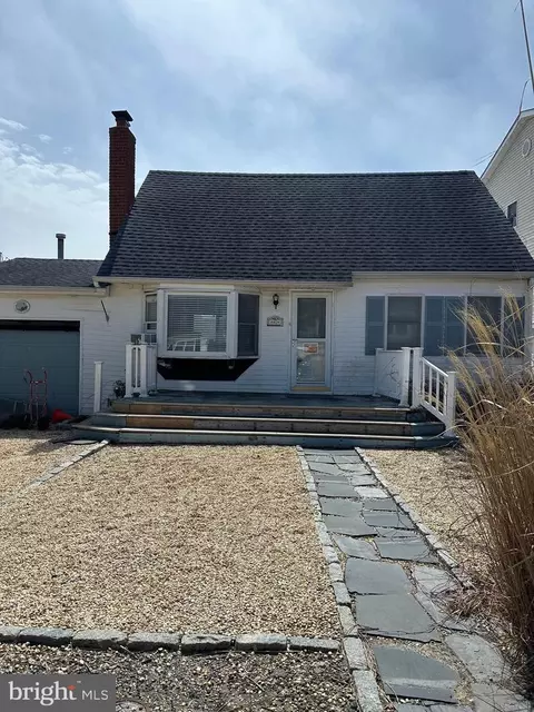 41 Frank Dr, Manahawkin, NJ 08050