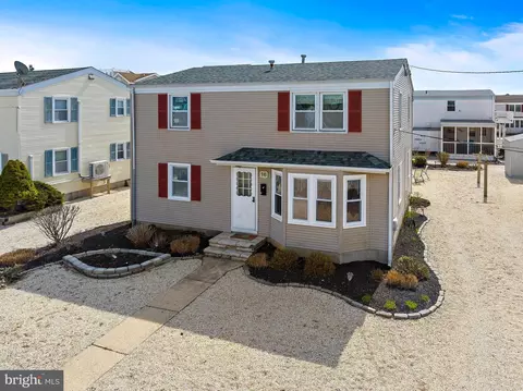 16 W Susan Ave, Long Beach Township, NJ 08008