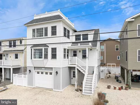 7 W Jacqueline Ave, Long Beach Township, NJ 08008