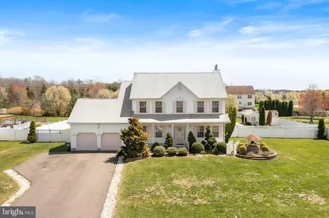 9 Huckleberry Ln, New Egypt, NJ 08533
