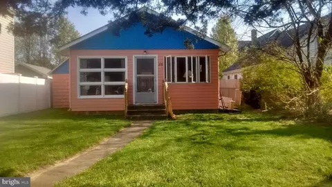 258 Summit Ave, Island Heights, NJ 08732