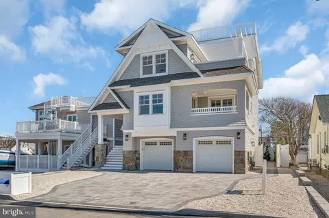 43 N 9th St, Surf City, NJ 08008