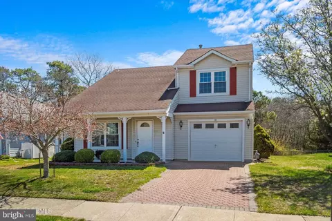 32 Pine Oak Blvd, Barnegat, NJ 08005