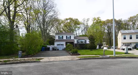 664 Huckleberry Ln, Toms River, NJ 08753