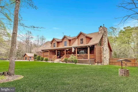 853 Monmouth Rd, Cream Ridge, NJ 08514