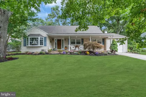 28 Woodridge Ave, Toms River, NJ 08755