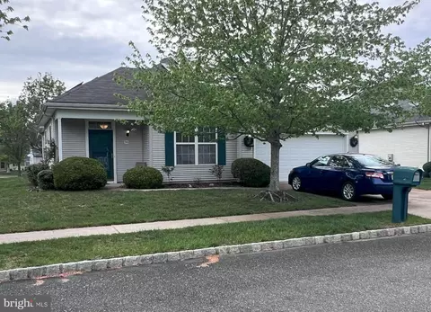 14 Pelican Ln, Tuckerton, NJ 08087