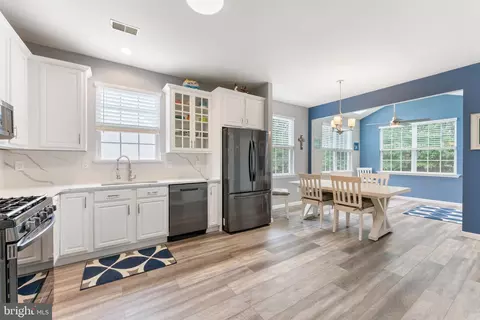 60 Ivy Creek Dr, Tuckerton, NJ 08087