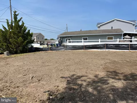 2 W Mohawk Dr, Tuckerton, NJ 08087
