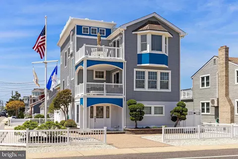 127 E 13th St, Long Beach Township, NJ 08008