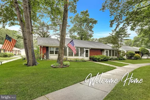 52 A Cambridge Ct, Lakewood, NJ 08701