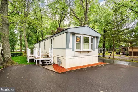 39 Marcia Memorial Cir, Jackson, NJ 08527