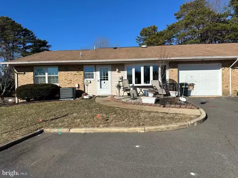 83 Cambridge Cir # B, Manchester Township, NJ 08759