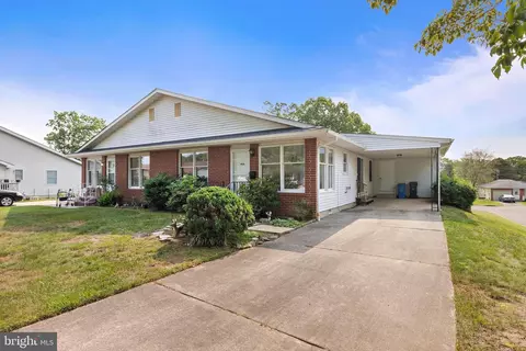43 B Sycamore Rd, Manahawkin, NJ 08050