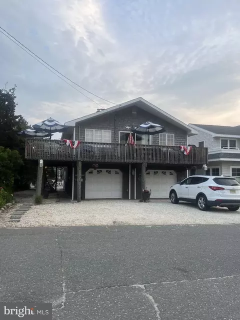 18 N 19th St, Surf City, NJ 08008